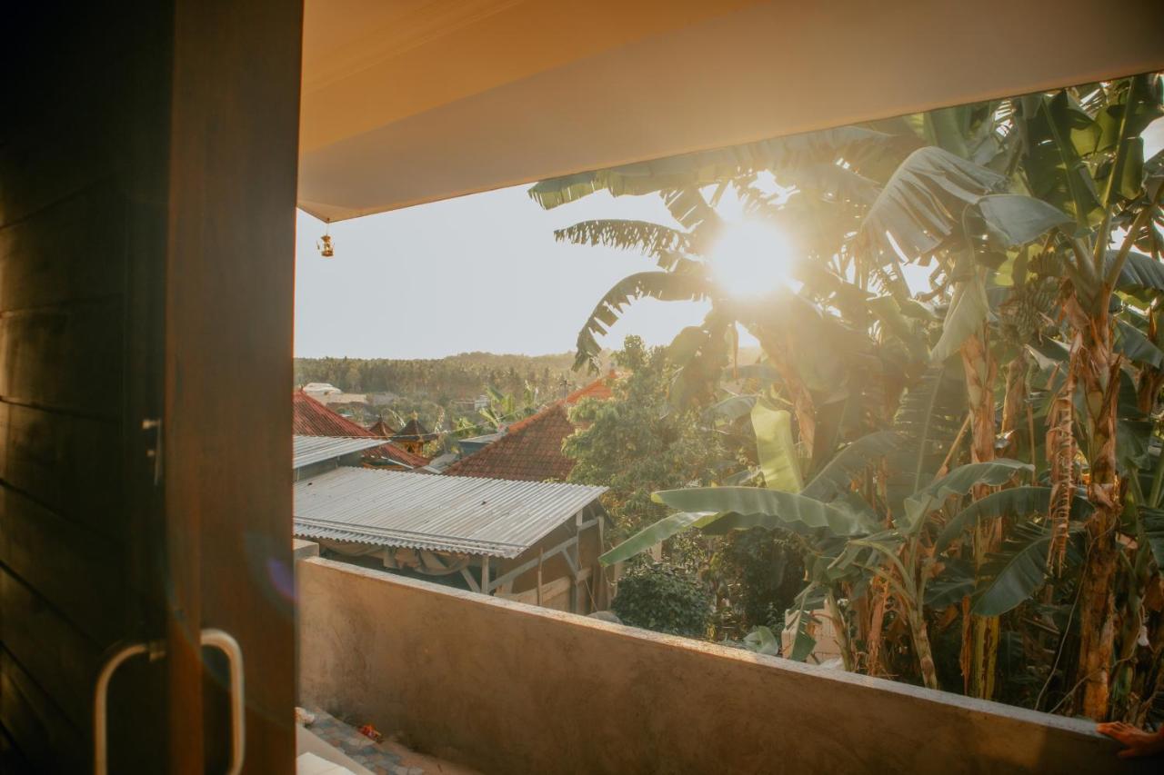 Prasi Sunrise Homestay Toyapakeh エクステリア 写真