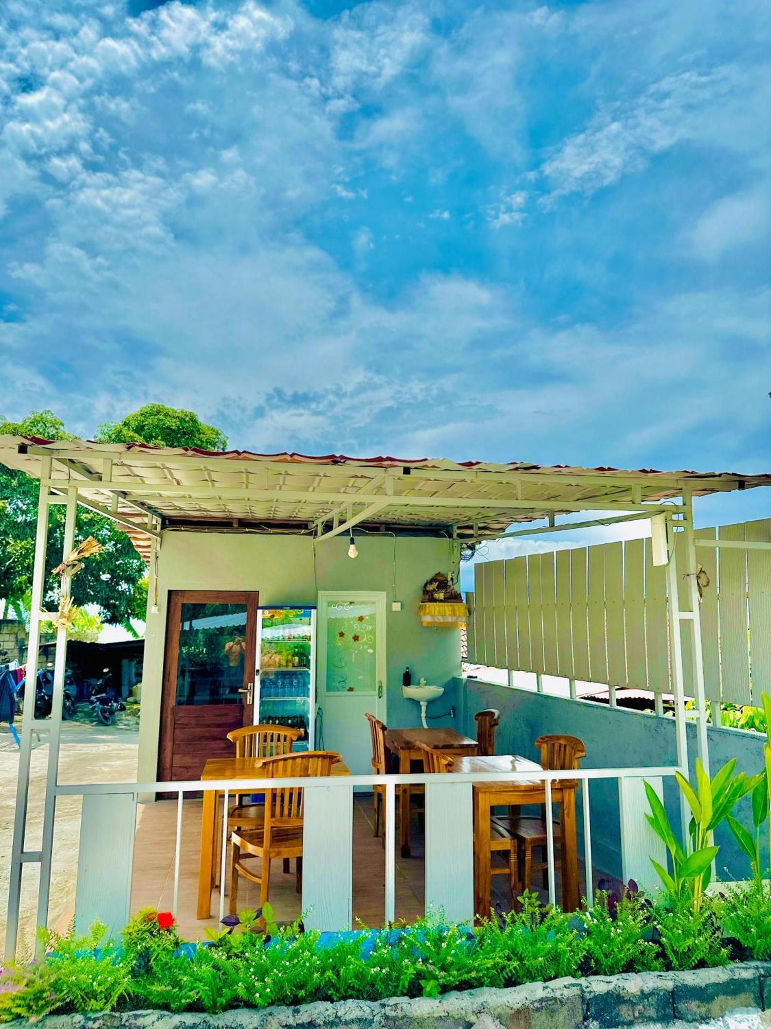 Prasi Sunrise Homestay Toyapakeh エクステリア 写真